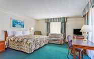 Bedroom 5 Days Inn by Wyndham Richmond/South