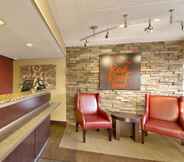 Lobby 2 Red Roof Inn Detroit - Roseville/ St Clair Shores