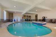 Kolam Renang Comfort Inn & Suites Macon West