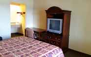 Bedroom 7 Travel Inn Motel