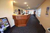 Lobi Days Inn by Wyndham Mackinaw City - Lakeview