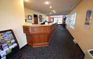 Lobby 3 Days Inn by Wyndham Mackinaw City - Lakeview