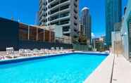 Swimming Pool 2 Beachcomber Surfers Paradise