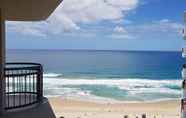 Nearby View and Attractions 6 Beachcomber Surfers Paradise