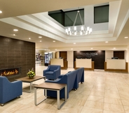 Lobby 2 Travelodge by Wyndham Saskatoon