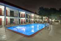 Swimming Pool Red Roof Inn PLUS+ Dallas – Addison
