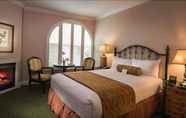 Bedroom 6 The Monterey Hotel