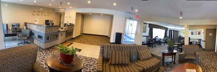 Lobby Copley Inn & Suites, Copley - Akron