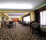 Restoran 5 Copley Inn & Suites, Copley - Akron