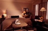 Bedroom 2 Kingston Lodge Hotel
