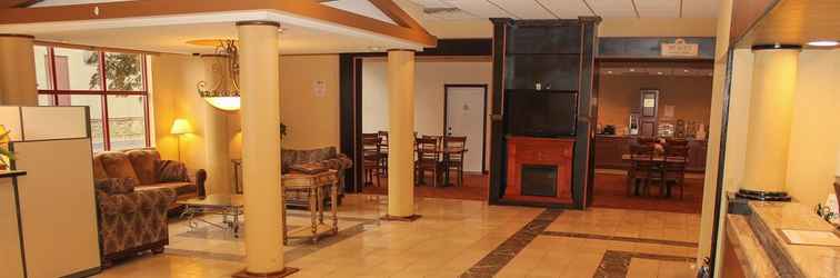 Lobi Quality Inn Airport