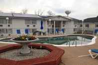 Swimming Pool Baymont by Wyndham Osage Beach