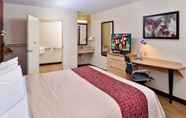 Bedroom 7 Red Roof Inn PLUS+ Chicago - Northbrook/ Deerfield