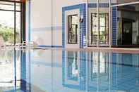 Swimming Pool Millennium Hotel Paris Charles de Gaulle