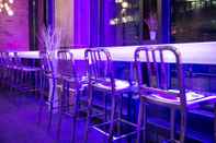 Bar, Kafe, dan Lounge Travelodge Hotel by Wyndham Montreal Centre