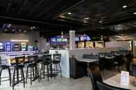 Bar, Cafe and Lounge Quality Inn O'Hare Airport