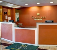 Lobby 5 Quality Inn North