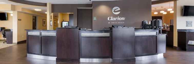 Lobi Clarion Hotel Beachwood - Cleveland