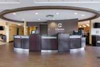 Lobi Clarion Hotel Beachwood - Cleveland