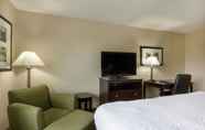 Kamar Tidur 7 Clarion Hotel Beachwood - Cleveland