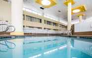 Swimming Pool 3 Quality Inn & Suites - Greensboro-High Point