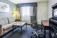Ruang Umum Rodeway Inn & Suites Williamsburg Central