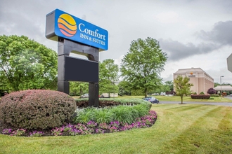 Exterior 4 Comfort Inn & Suites Somerset - New Brunswick