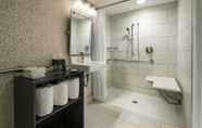 Toilet Kamar 2 Sheraton Mahwah Hotel