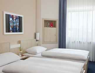 Bilik Tidur 2 IntercityHotel Ulm