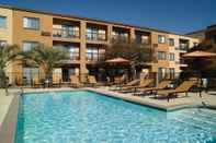 Swimming Pool Courtyard by Marriott Macon