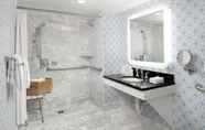 Phòng tắm bên trong 6 Le Meridien Delfina Santa Monica
