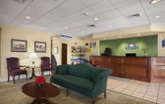 Lobby 2 Days Inn by Wyndham Frederick