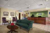 Lobby Days Inn by Wyndham Frederick