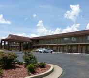 Exterior 2 Red Roof Inn & Suites Cleveland, TN