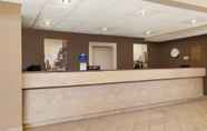 Lobi 5 Days Inn by Wyndham Columbus Airport