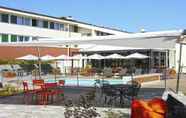 Swimming Pool 5 ibis Styles Nancy Sud