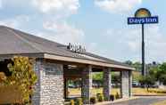 Bangunan 2 Days Inn by Wyndham Pittsburgh-Harmarville