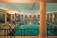 Swimming Pool Hanbury Manor Marriott Hotel & Country Club