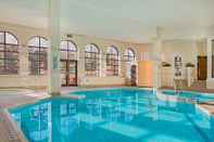 Swimming Pool Crowne Plaza Solihull, an IHG Hotel