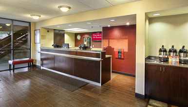 Lobi 4 Red Roof Inn PLUS+ Washington DC - Oxon Hill 