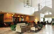 Lobby 3 DoubleTree Suites by Hilton Hotel Mt. Laurel