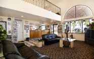 Lobi 6 Best Western Colorado River Inn