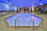 Swimming Pool Ramada Plaza by Wyndham Albuquerque Midtown