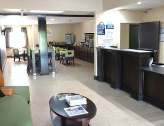 Lobby 2 Days Inn by Wyndham Ashland