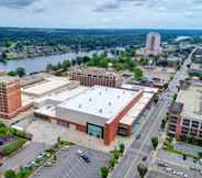 Nearby View and Attractions 5 Augusta Marriott at the Convention Center