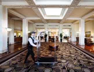 Lobby 2 Hyatt Hotel Canberra - a Park Hyatt