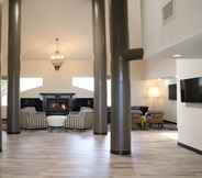 Lobby 5 Best Western Porterville Inn