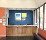 Lobby 3 Days Inn by Wyndham Joplin