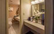 In-room Bathroom 3 Lakeview Golf Resort, Trademark Collection by Wyndham