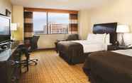 Kamar Tidur 3 DoubleTree by Hilton Tulsa Downtown